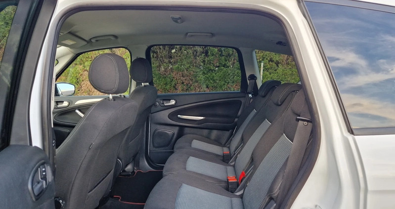 Ford S-Max cena 37900 przebieg: 239000, rok produkcji 2014 z Gniezno małe 211
